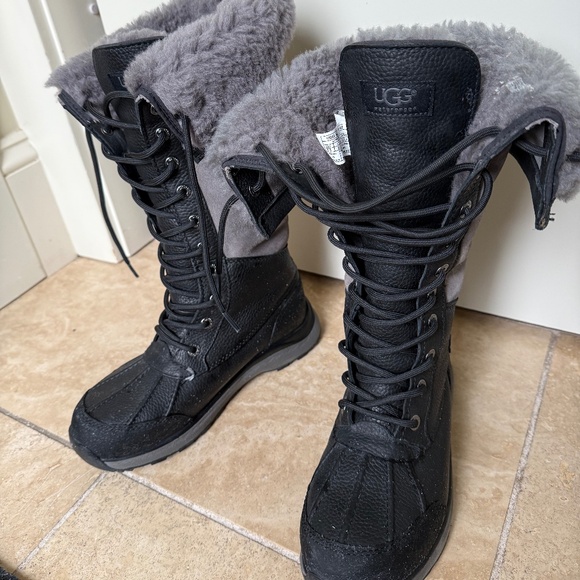 UGG - ADIRONDACK BOOT TALL - Picture 1 of 2